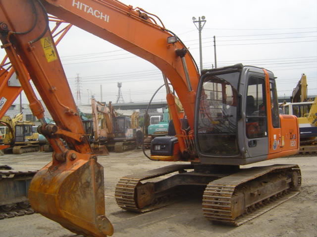 y HITACHI zExcavator