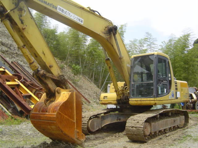 y KOMATSU zExcavator